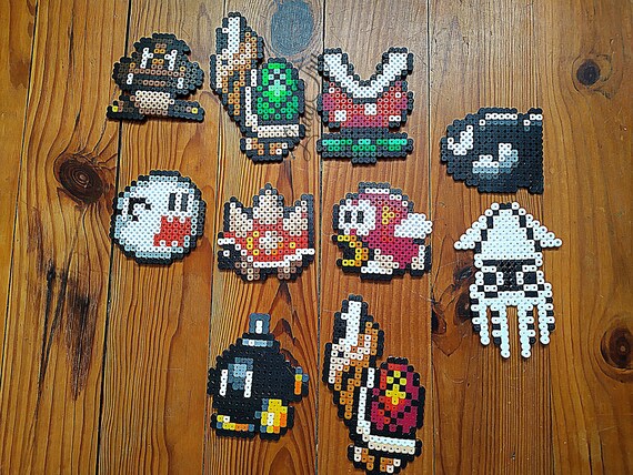 壁飾り - マリオ 8 ビット モンスター |ビデオ ゲームのスプライト