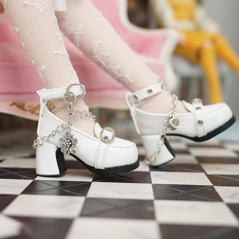 Chunky shop shoes heels