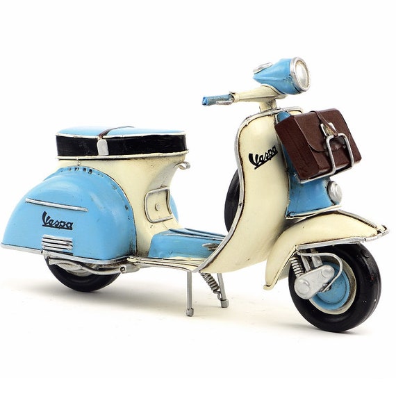 Voiture retro pour poupee, poupees