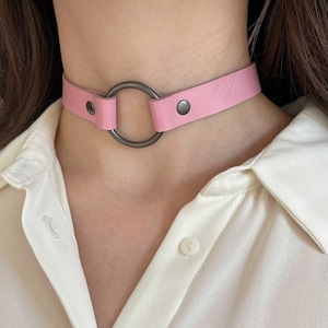 Roze leren O-ringchoker, gotische kraag, damessieraden