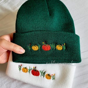 Pumpkin Embroidered Beanie, Fall Beanie, Thanksgiving Hat, broidered Hat, Cozy Fall Beanie afbeelding 5