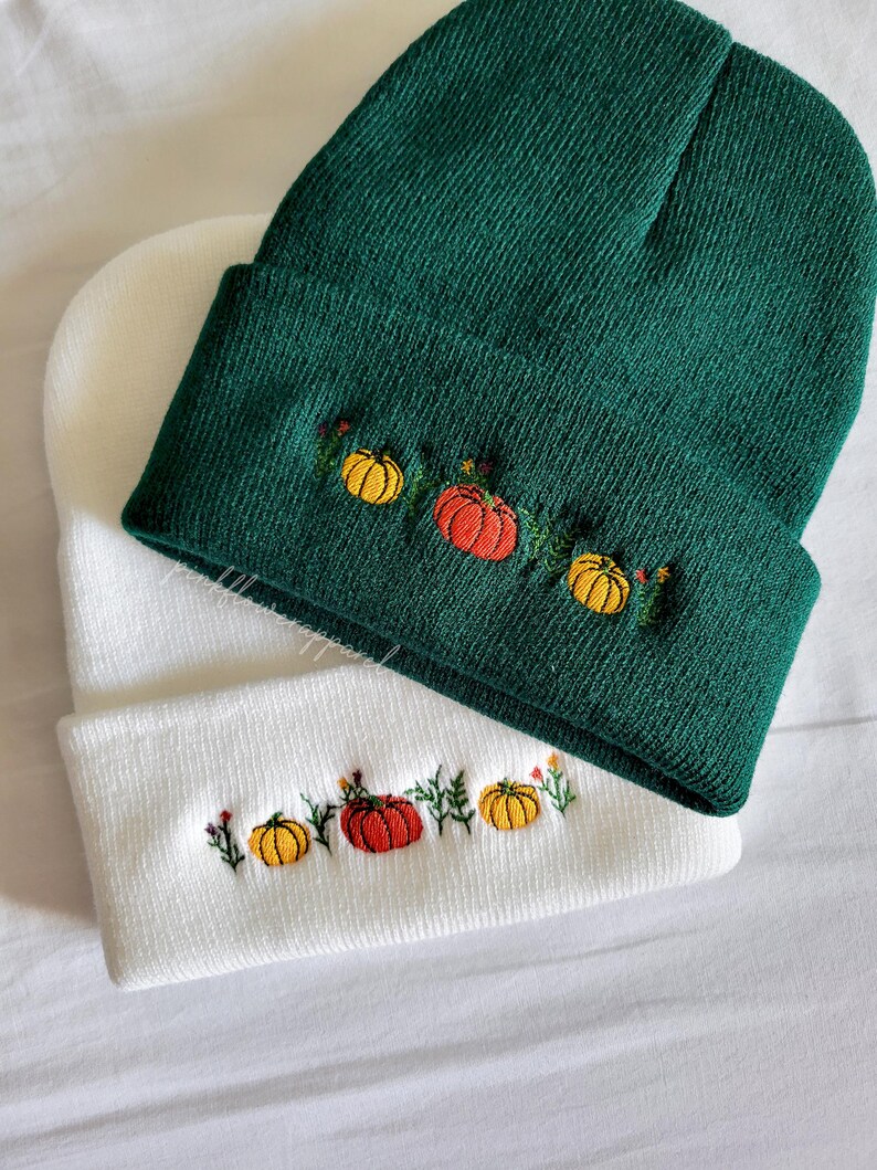 Pumpkin Embroidered Beanie, Fall Beanie, Thanksgiving Hat, broidered Hat, Cozy Fall Beanie afbeelding 1