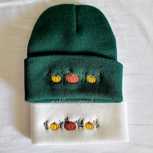 Pumpkin Embroidered Beanie, Fall Beanie, Thanksgiving Hat, broidered Hat, Cozy Fall Beanie afbeelding 4