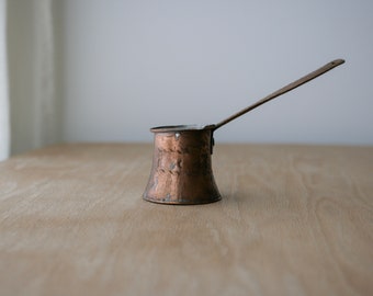 Vintage Copper Pouring Pot with Long Handle