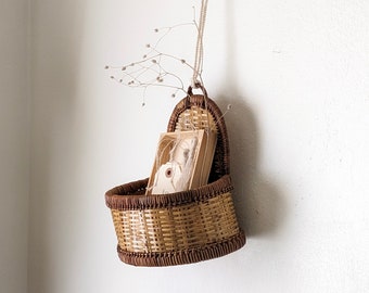 Vintage Natural Woven Wall Hanging Basket Pocket