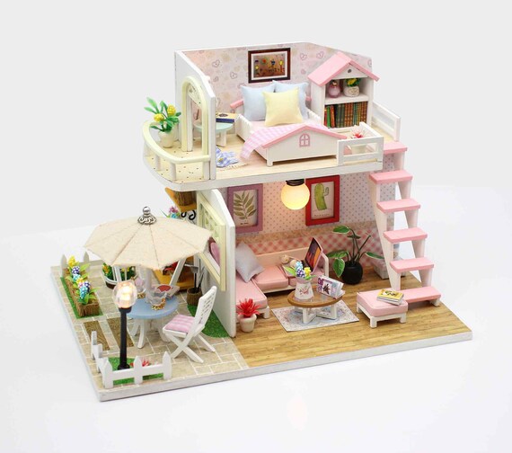 annas dollhouse