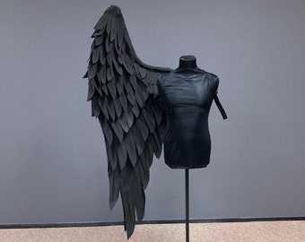 one wing cosplay, one black wing, sephiroth wing, Sephiroth cosplay, black wings, angel wings