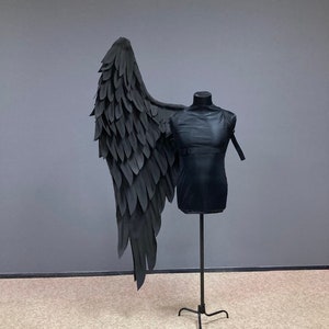 One Wing Cosplay, ein schwarzer Flügel, Sephiroth-Flügel, Sephiroth Cosplay, schwarze Flügel, Engelsflügel