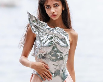 Cuirass Armor StrawberryCostumes-Cosplay-Cuirass-FantasyStrawberry Wolf Armor Chest Suits - Cosplay - Royal - Gold - Chest - Fantasy- Corset