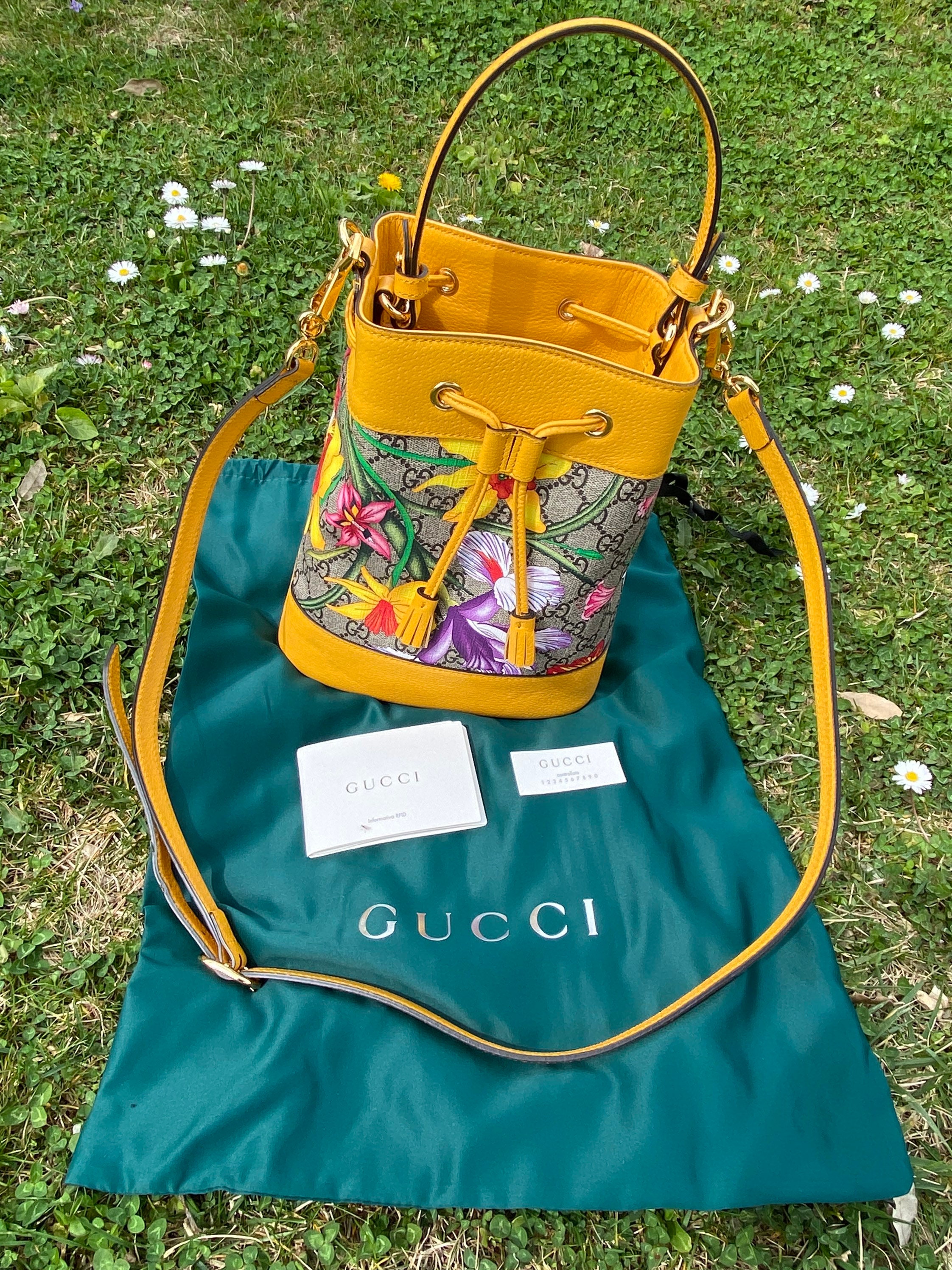 Gucci Canvas Flora Floral White Fuchsia Fluo Small Cross-body Bag