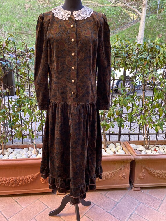 60s Victorian Vintage dress/Velvet brown black dr… - image 3