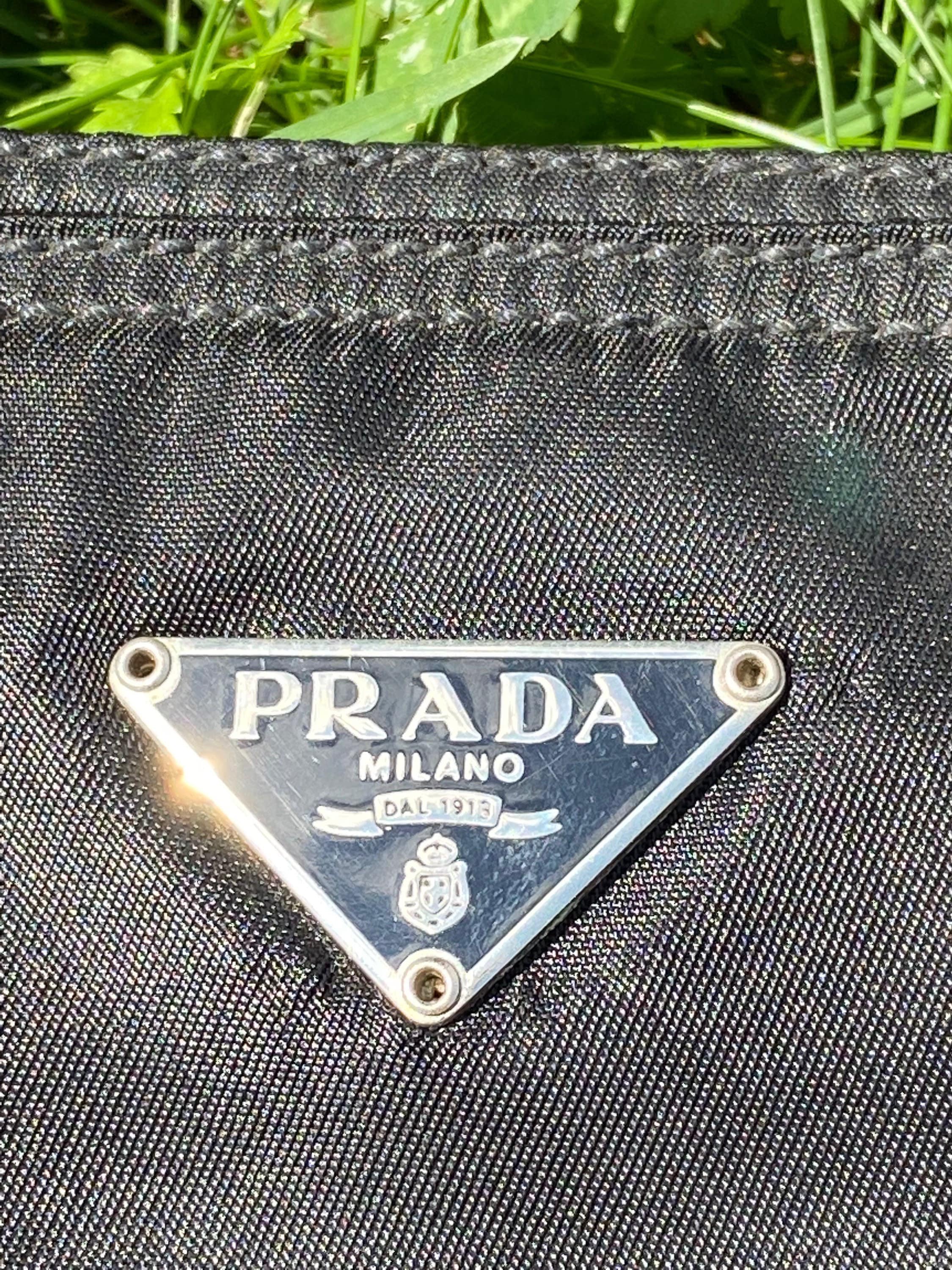 PRADA red nylon pochette with leather strap – Vintage Carwen