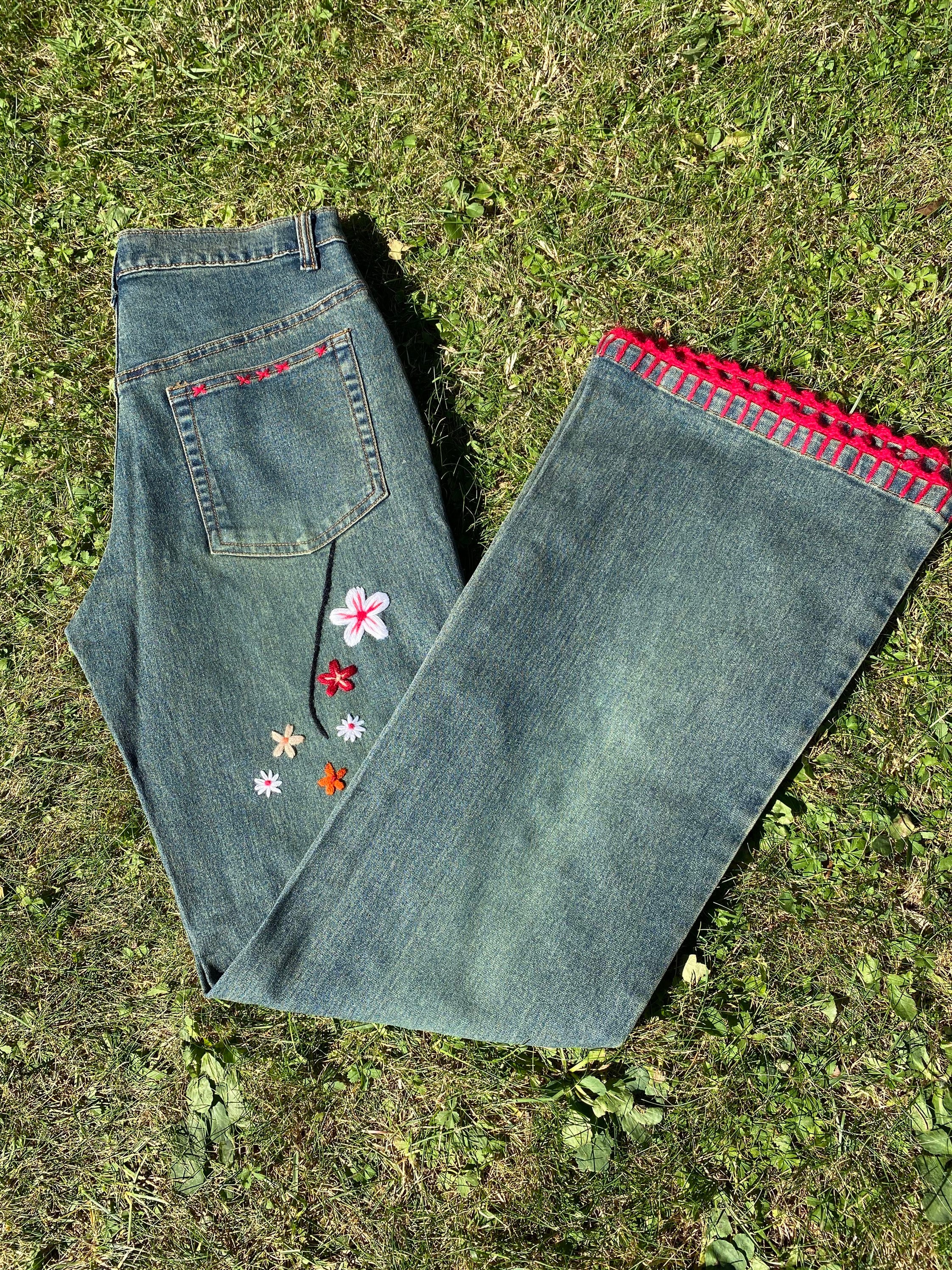 Pair of Flower Patches Iron On Sew On Jeans Embroidery Flowers