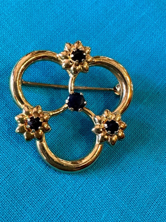90s Vintage flower brooch 18 kt sapphires/Gold br… - image 3