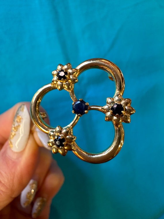 90s Vintage flower brooch 18 kt sapphires/Gold br… - image 6