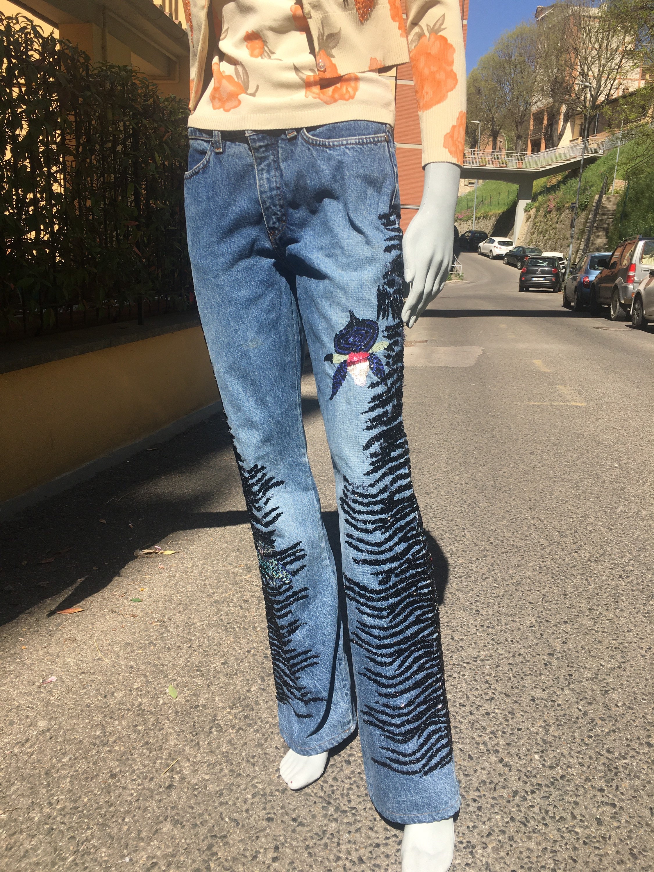 Vintage Y2K Iconic R&b Flare Capri Jeans in Light Wash -  Hong Kong