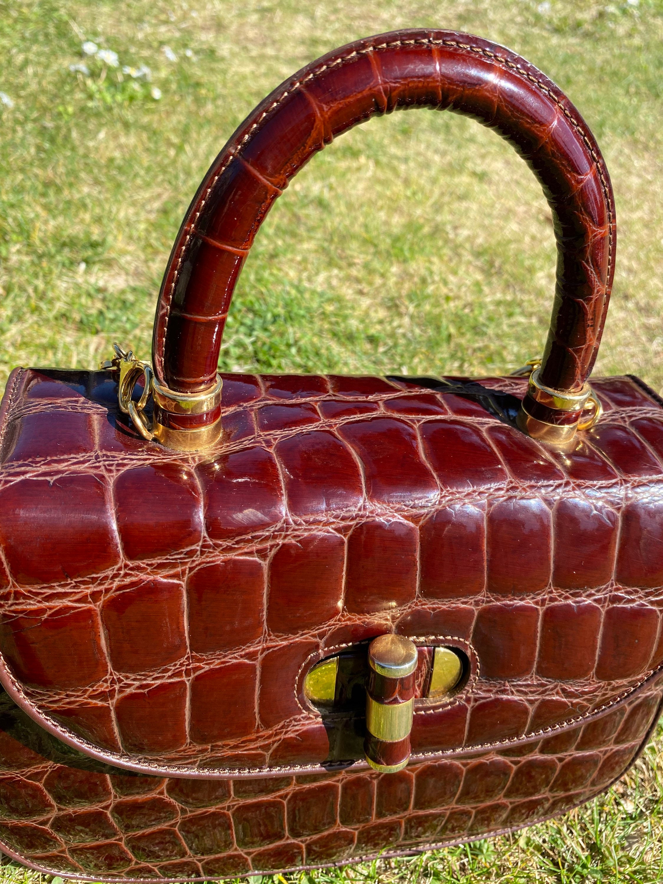 MAGIC OF THE TWILLY SCARF  Hermes handbags, Hermes evelyn bag