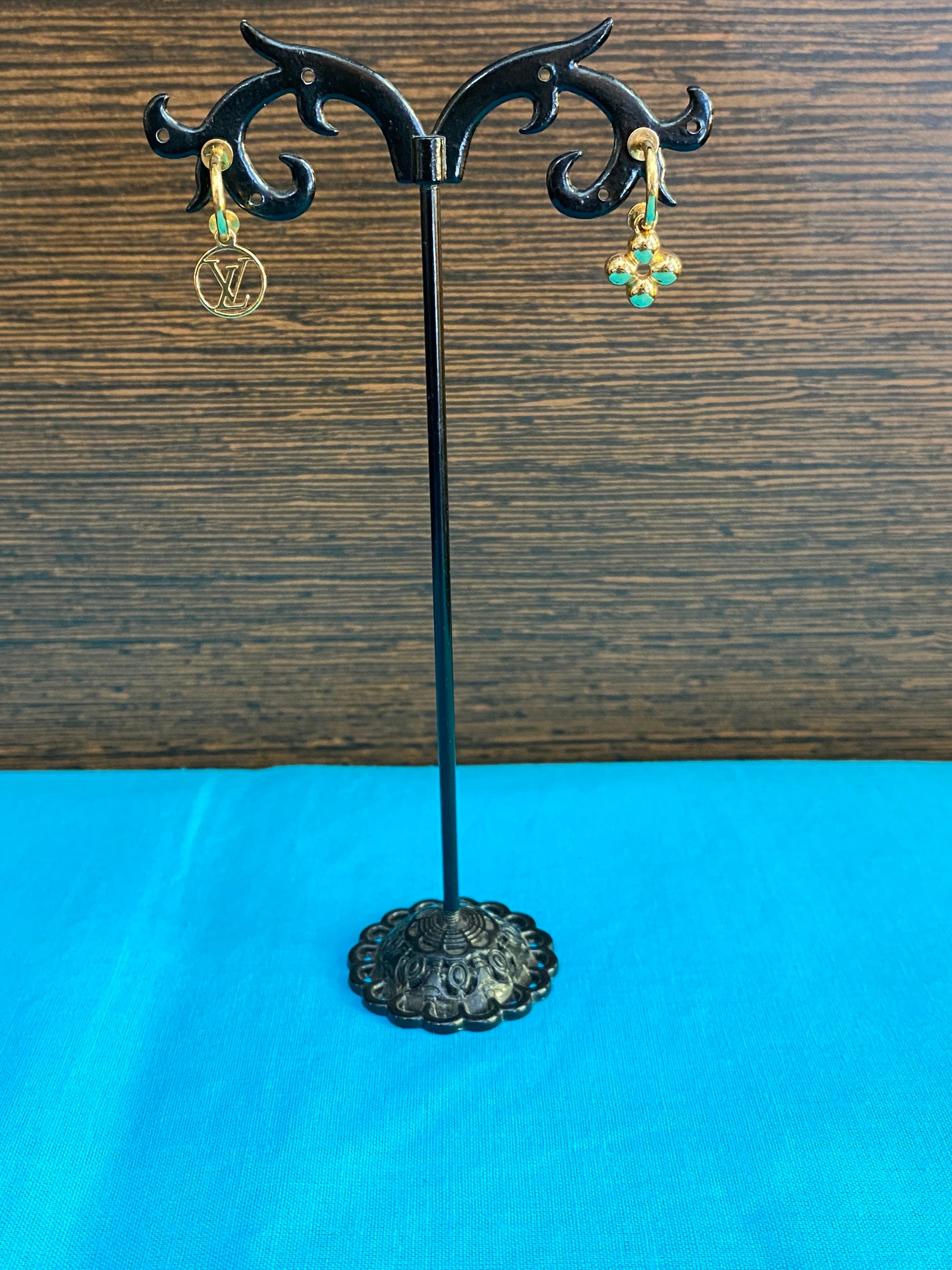 Authentic Earrings LV Blooming Italy/plated Gold -  Israel