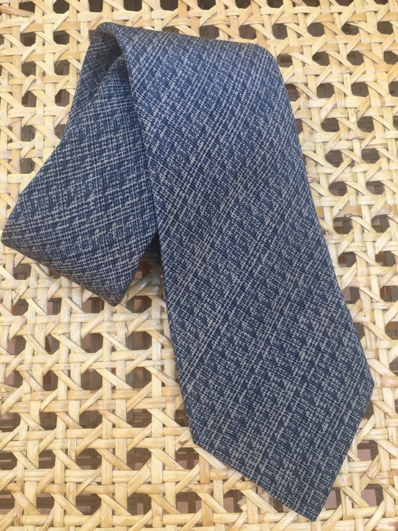 Valentino tie silk/ Vintage tie Designer 55468 Val