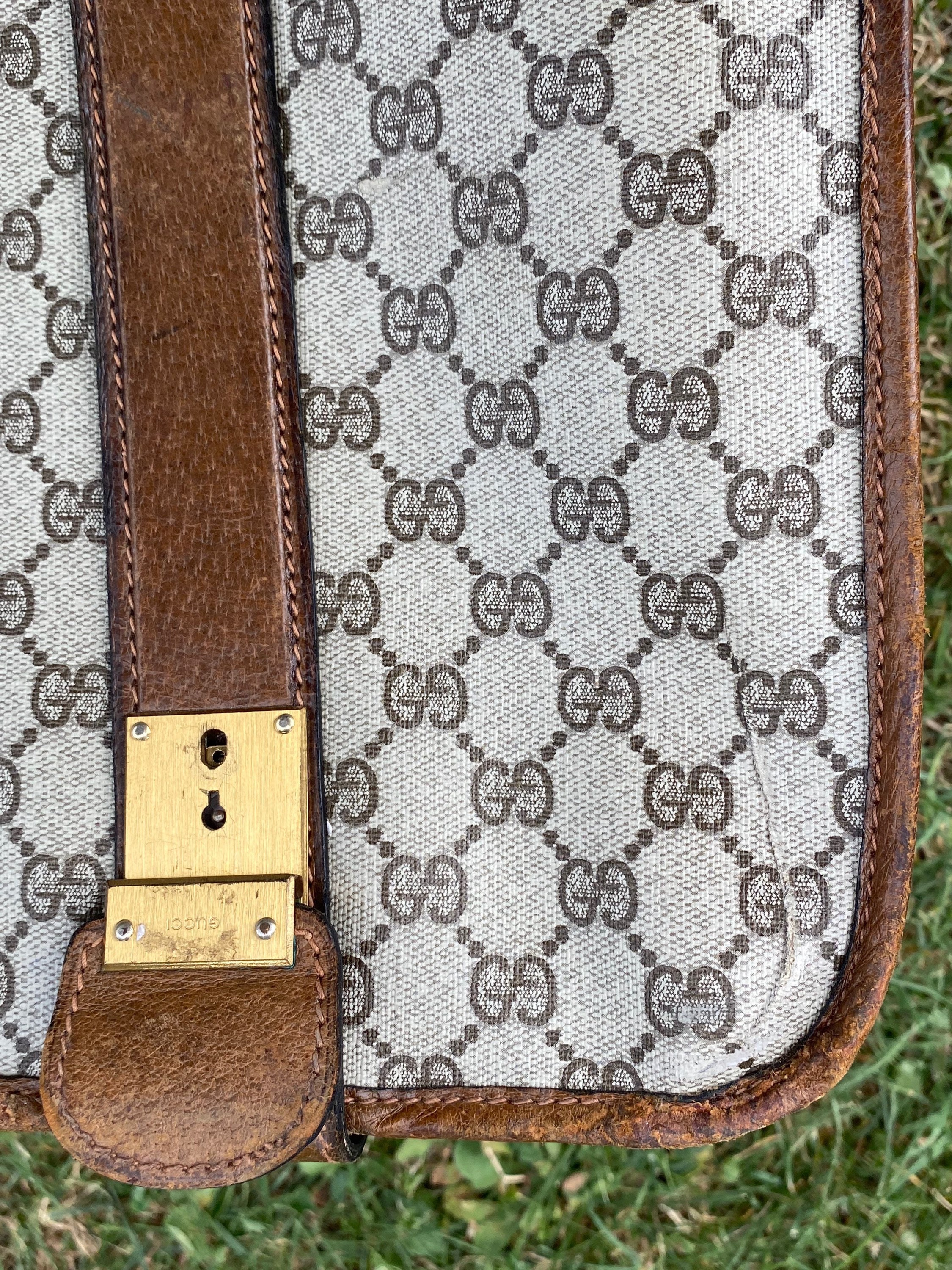 Ferma outlet banconote gucci
