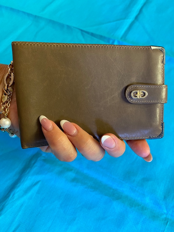 New Victorine Wallet! I miss the leather covered button :( : r