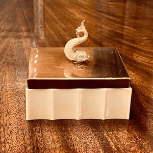 Bakelite Dolphin - Etsy display picture 1