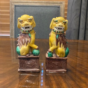 Qing Period Famille Jaune Foo Dogs