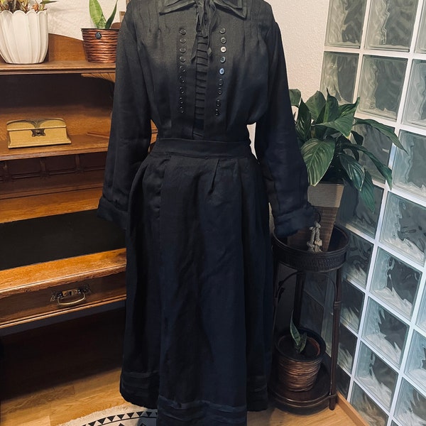 Veste et jupe de costume en laine édouardienne noire antique véritable vintage des années 1910 art nouveau