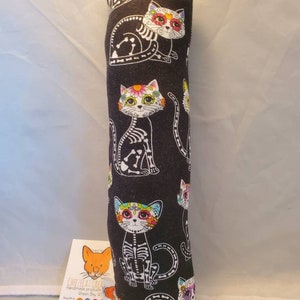 Sugar Kitties Skeleton Cotton Large Organic Catnip Kicker Cheeze Log Toy for Cats of All Ages   12&quot; Long