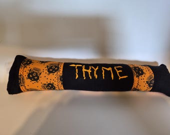 Jouet à chat d'Halloween : motif chat coloré, 30 cm de long, personnalisable avec des lettres ou des chiffres brodés.