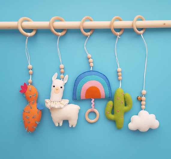 hanging toys for newborn