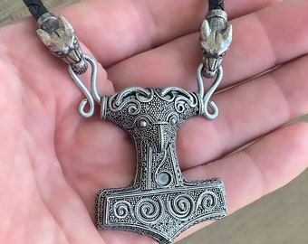 Mjolnir and Wolf Heads Necklace - Pewter