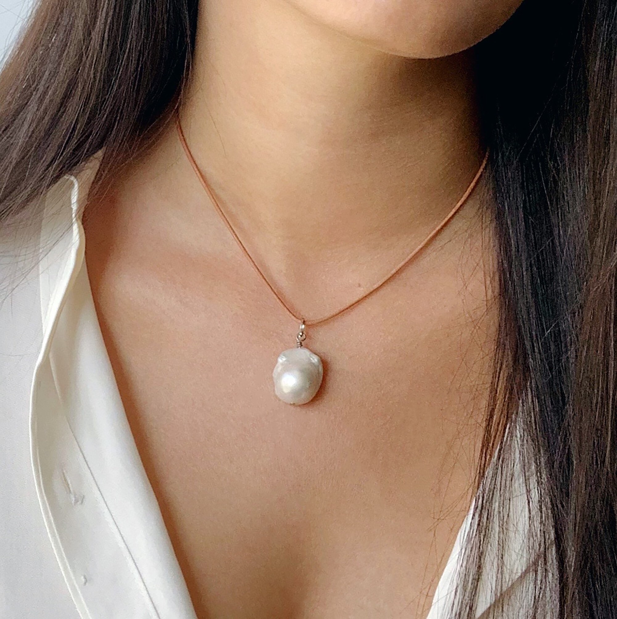 Baroque Pearl Pendant & Leather Necklace