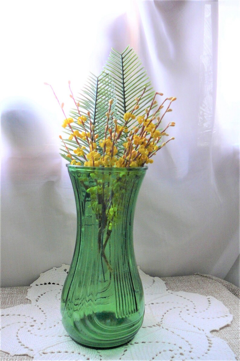 Vintage Flower Vases Hoosier Ribbed Glass Pair, Wedding, Funeral, Home Decor image 3