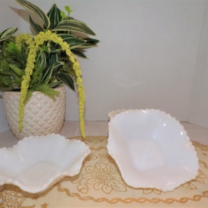 Vintage Fruit/Dessert Bowl Criss-Cross Diamonds, Milk Glass Anchor Hocking Early American, Set of 2