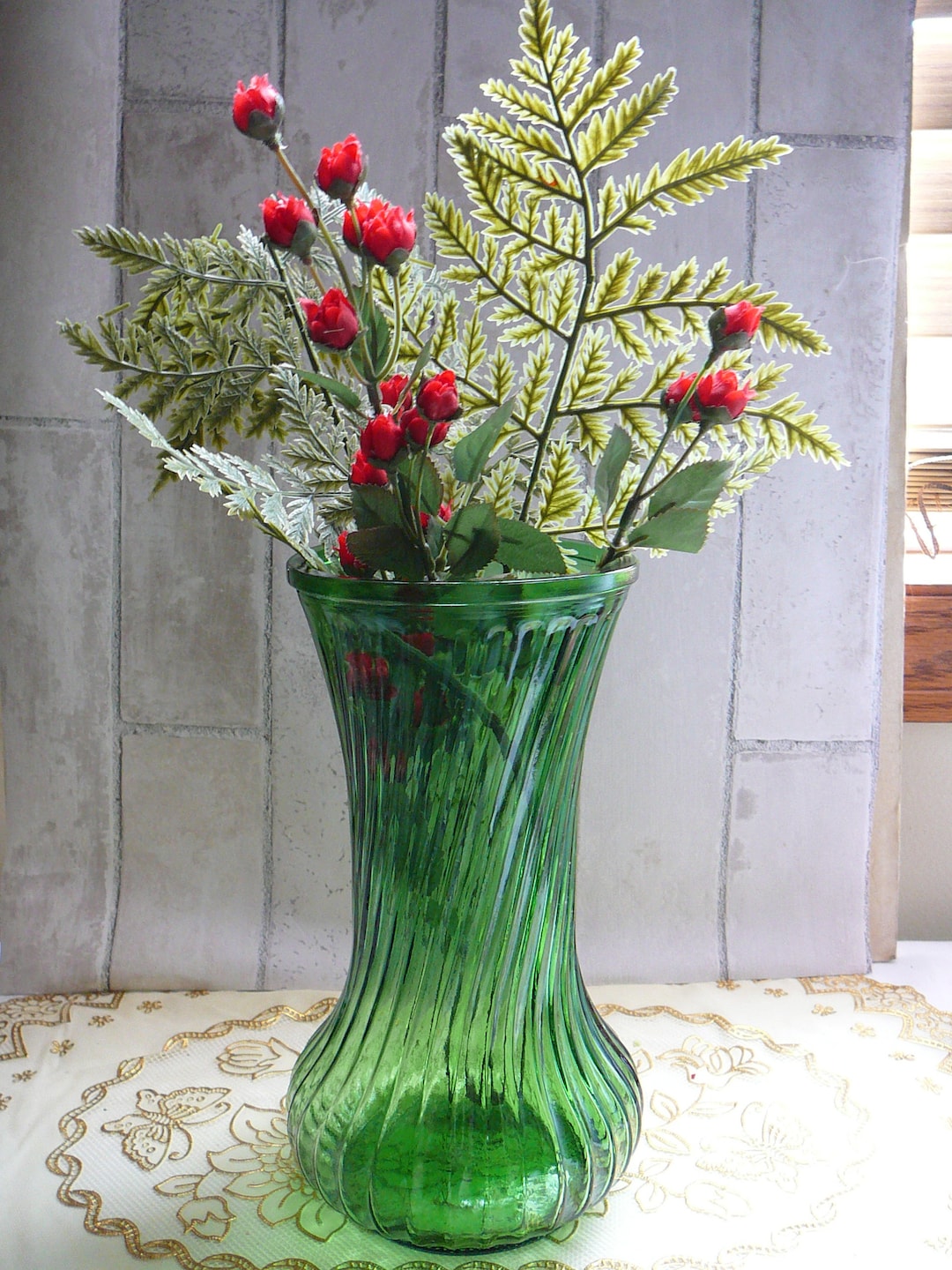 Vintage Emerald Green Hoosier Glass Flower Vaseraised Swirl Design