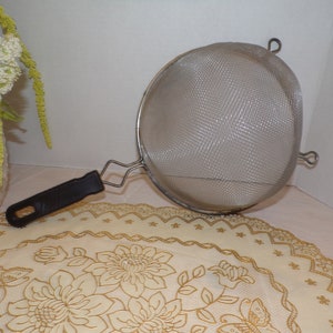 Metal Mesh Strainer Sieve Colander Kitchen Wire Mesh Sifter