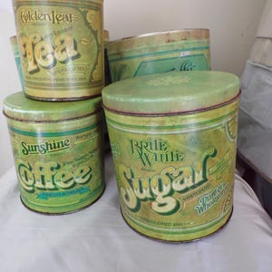 Vintage Metal Nesting Canister Set 1979, Cookie Tin, Sugar, Coffee , Flour and Tea Tins with Lids Included. 5 Piece Set Retro