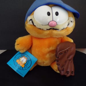 Vintage Garfield Plush Baseball Hero, Sarcastic Fat Cat Garfield Plush Doll, Sits 9&quot; 1981 by Dakin