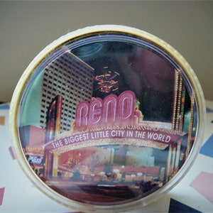 vintage Reno "La plus grande petite ville du monde" Souvenir de cartes à jouer rondes