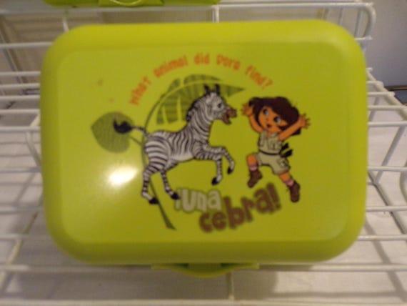 Tupperware Dora the Explorer Sandwich Keeper Clamshell Green 3752D