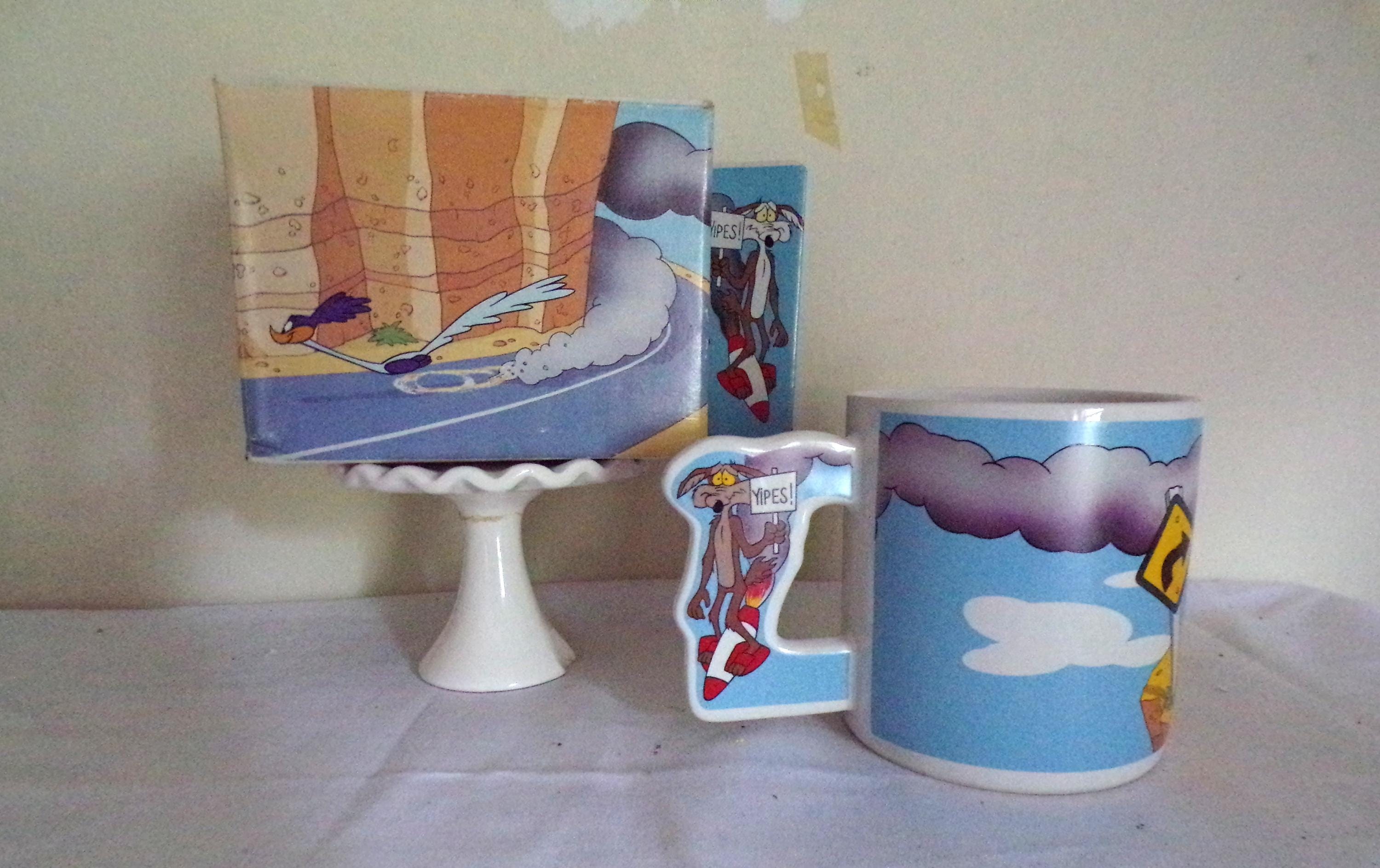 Vintage Looney Tunes Road Runner and Wile E. Coyote Mug Coffee Cup