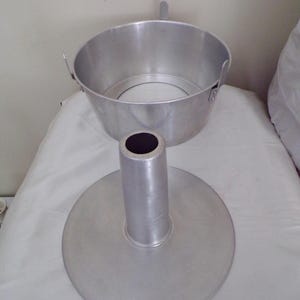 vintage Moule à génoise Comet Food des anges, ensemble de deux pièces, ustensiles de cuisson en aluminium, moule tubulaire, ustensile de cuisson, moule à pied rond de 10 po. x 4 1/2 po. de côtés