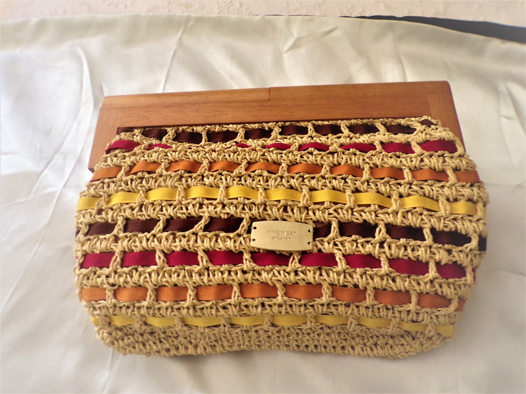 Nine West Straw Crochet Clutch Handbag With Wood Handle 13 X 9