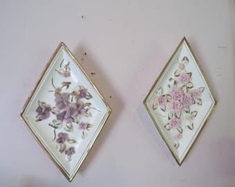 Juego vintage de placas colgantes de pared Lefton Rose Pedals con diseño floral en 3D y borde dorado #3331