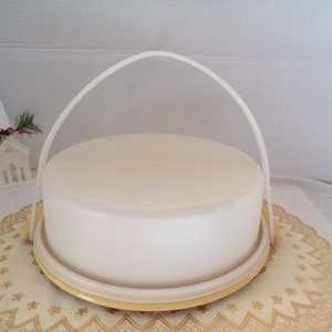 Pojemnik na ciasto Vintage Tupperware Harvest Gold nr 719, przezroczysta osłona nr 720 i przezroczysta rączka nr 624