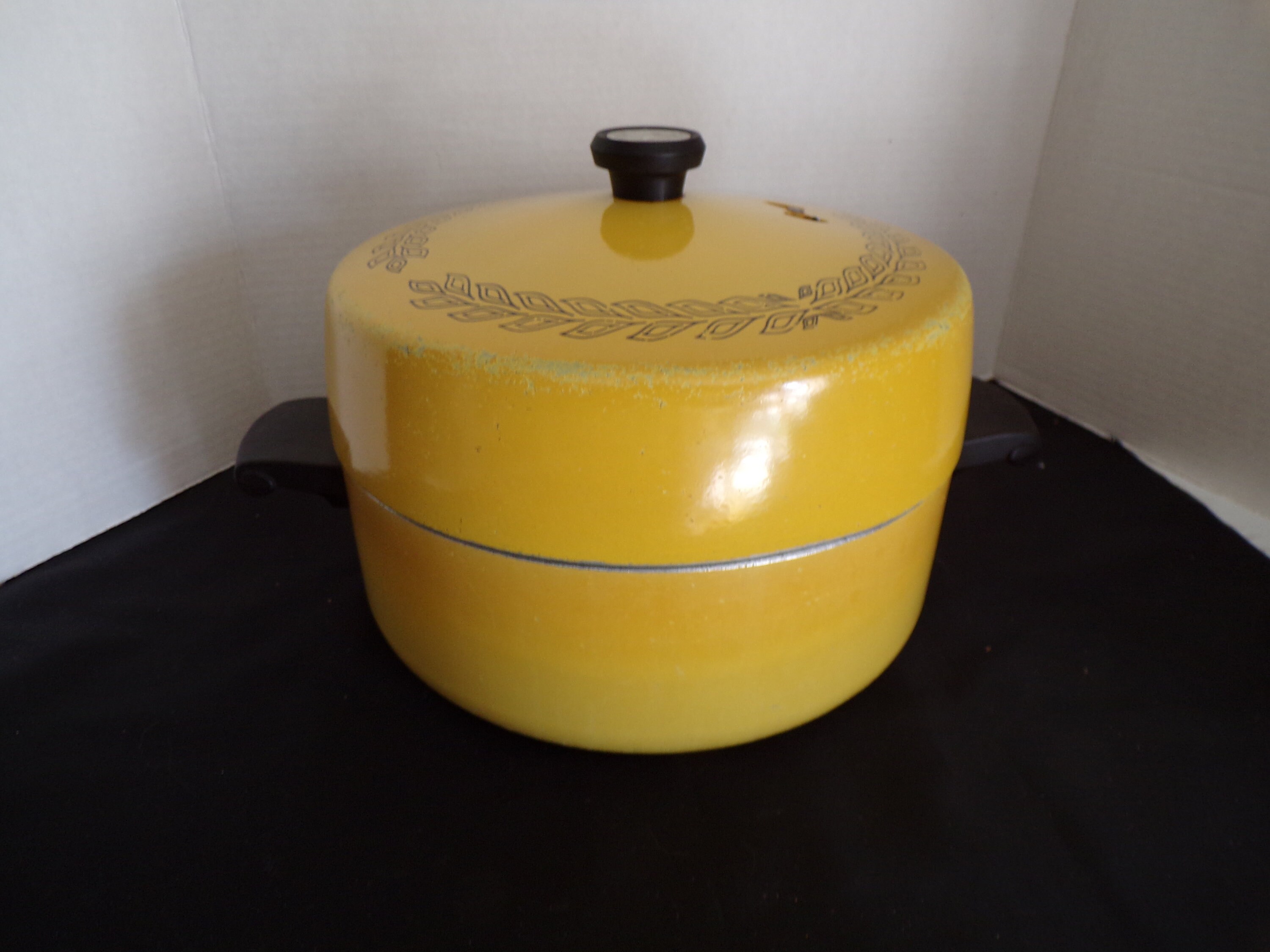 Vintage Wear-ever Aluminum Enamelware Mustard Yellow 5 QT High