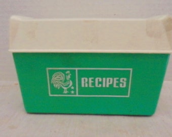 Vintage Plastic Recipe File Box 3 x 5 With Index and Cards, Retro Pistachio Green and White Made in USA