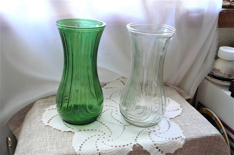Vintage Flower Vases Hoosier Ribbed Glass Pair, Wedding, Funeral, Home Decor image 7
