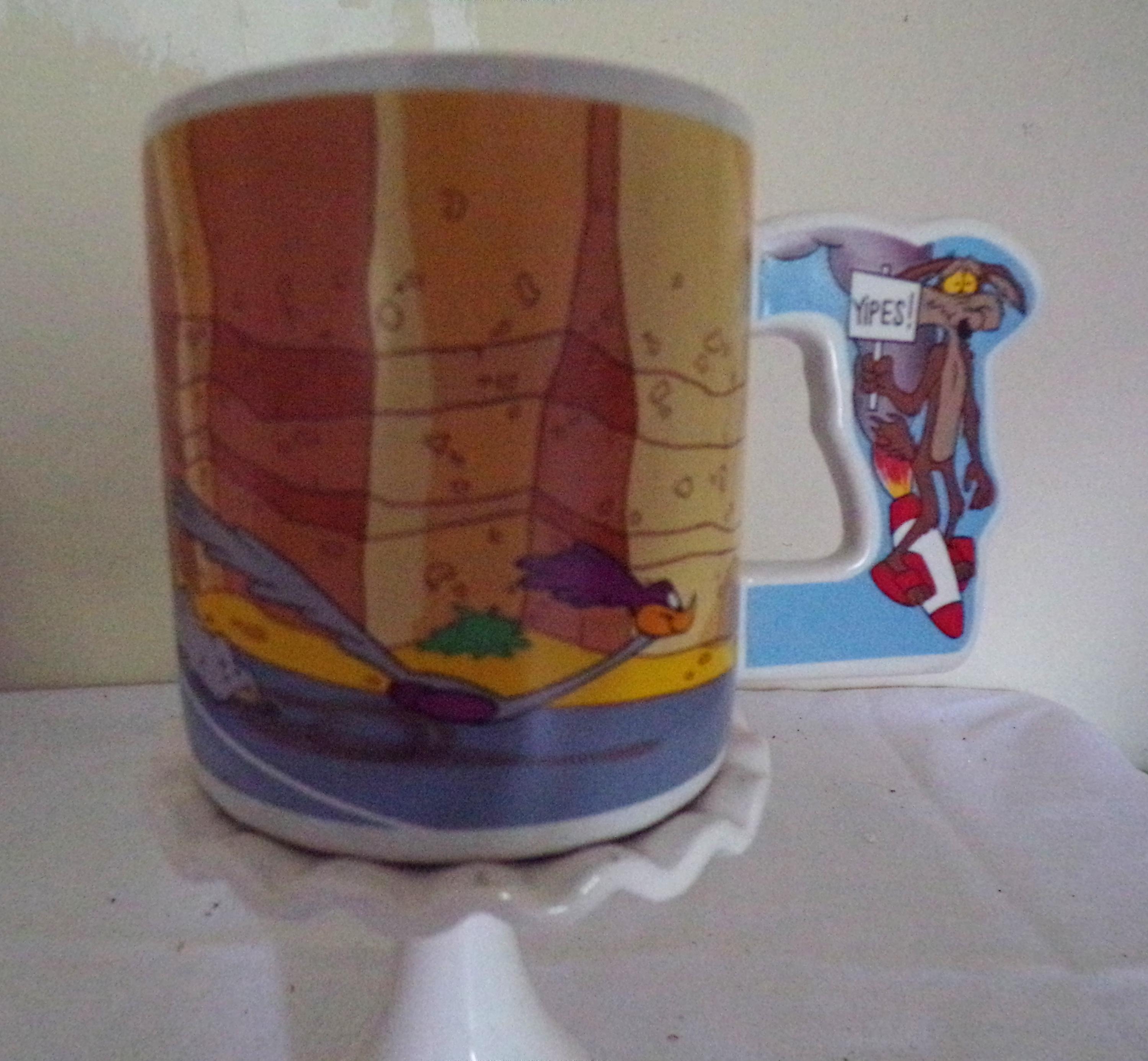 Vintage Looney Tunes Road Runner and Wile E. Coyote Mug Coffee Cup